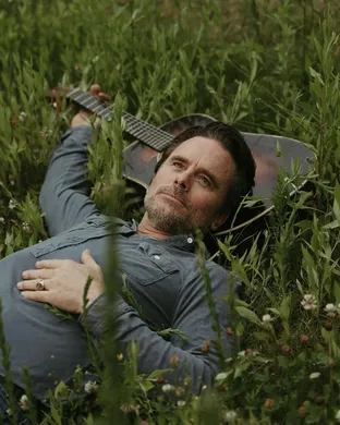 Charles Esten