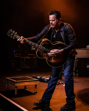 Gary Allan Fayetteville